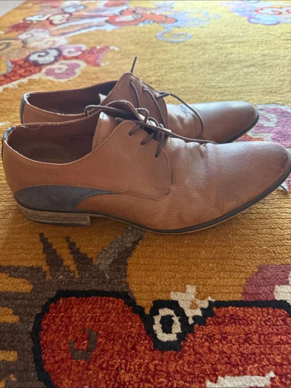 Reaction Kenneth Cole brown leather